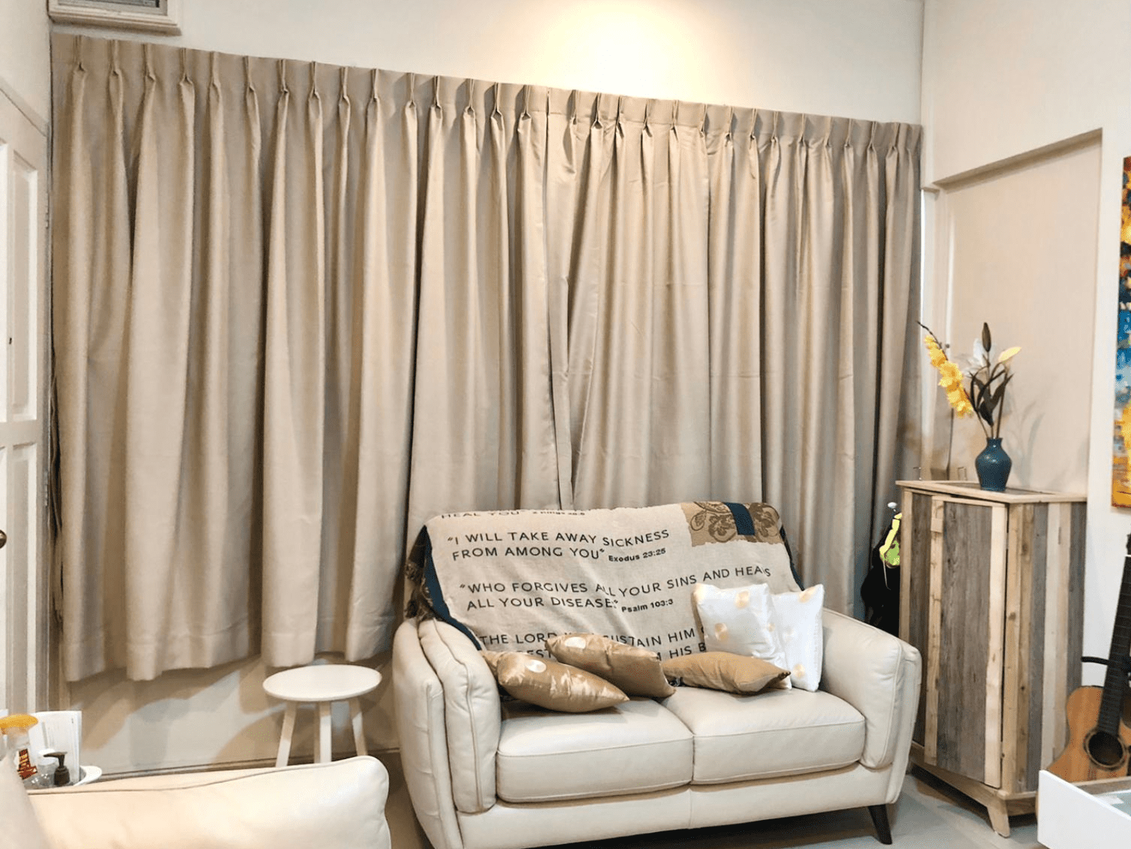 living room beige night curtains