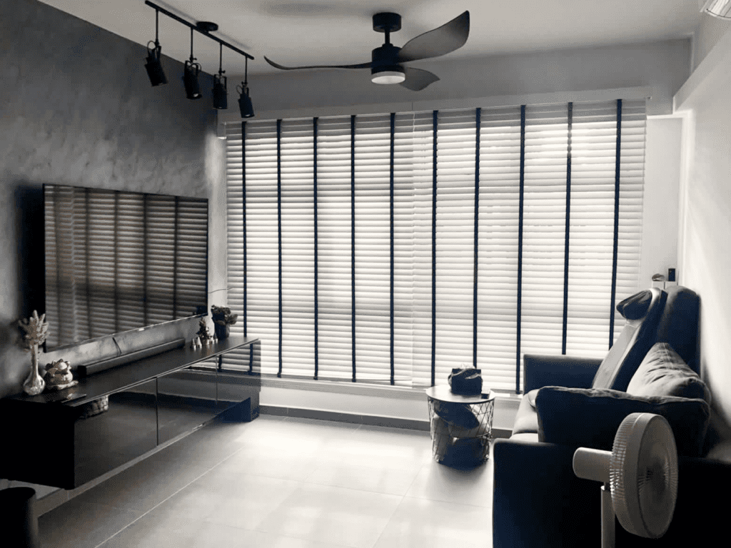 living room white venetian blinds